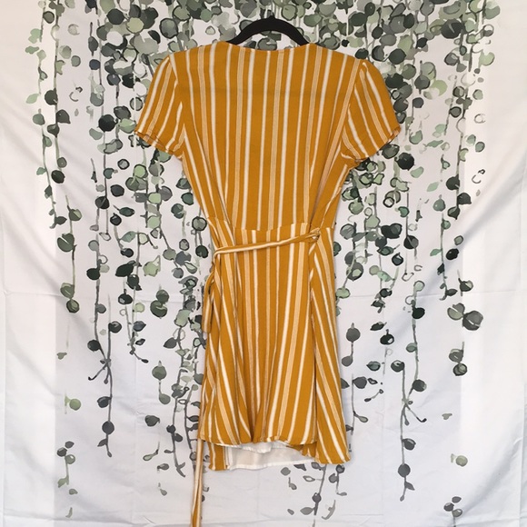 Striped Wrap Dress - Picture 4 of 4